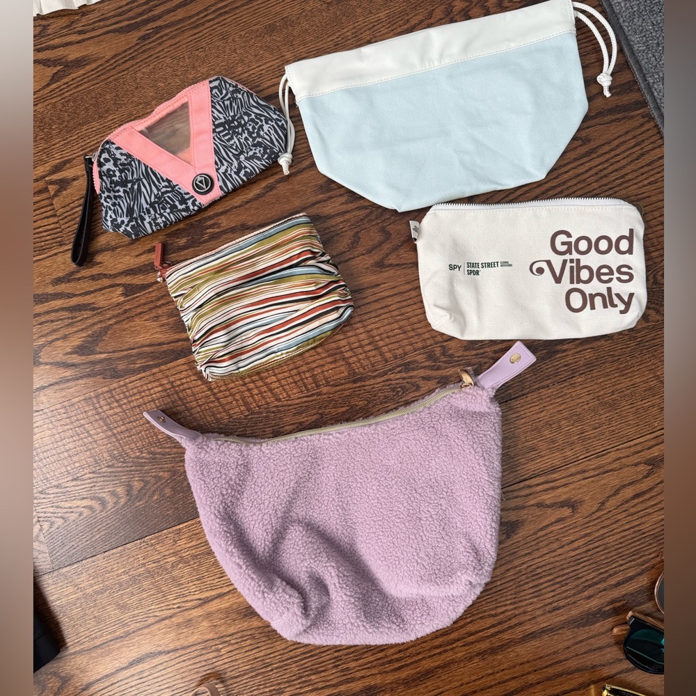 5 New purse makeup bags travel IVIVVA 5 free sunglasses pink fleece black zip
